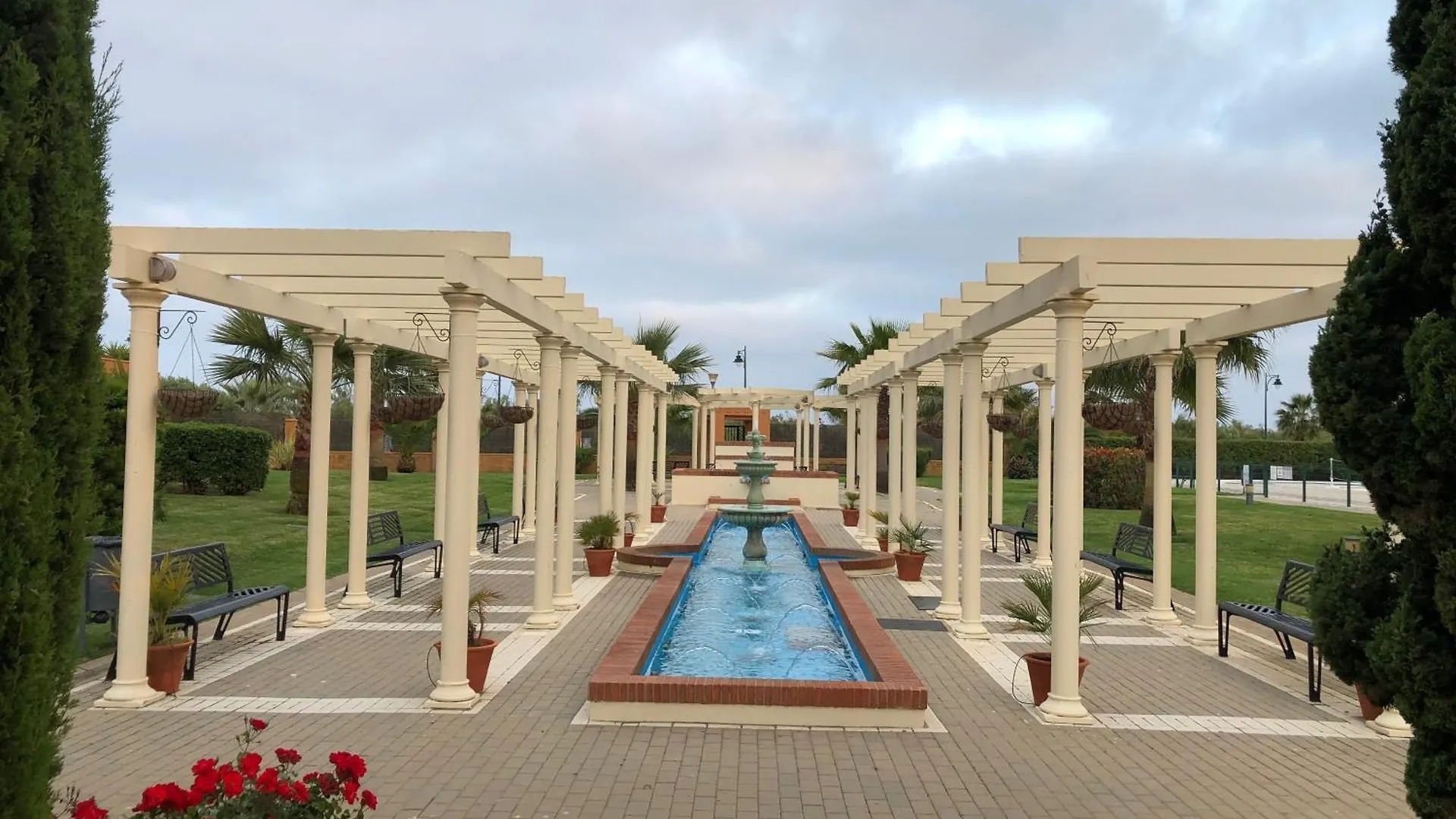 Apartamento Urbanizacion De Lujo En Primera Linea De Playa Isla Canela 0*,  España