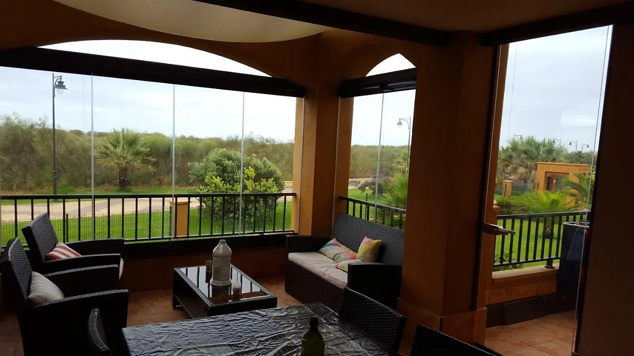 Apartamento Urbanizacion De Lujo En Primera Linea De Playa Isla Canela